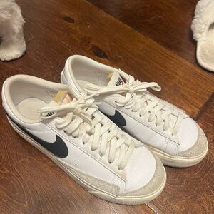 Nike women’s Sneakers